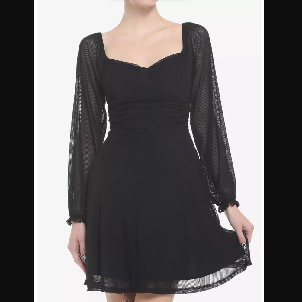 Black Bust Cup Ruched Peasant Long-Sleeve Dress